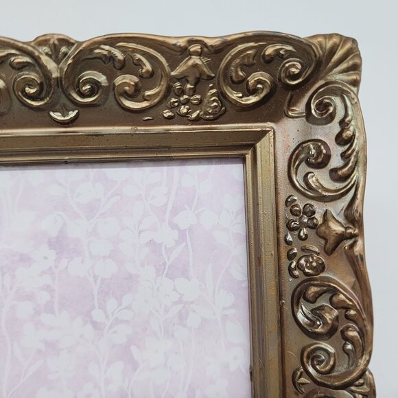 Vintage Ornate Gold Tone Plastic Picture Frame Made In Hong Kong 4x5 - Picture 3 of 11